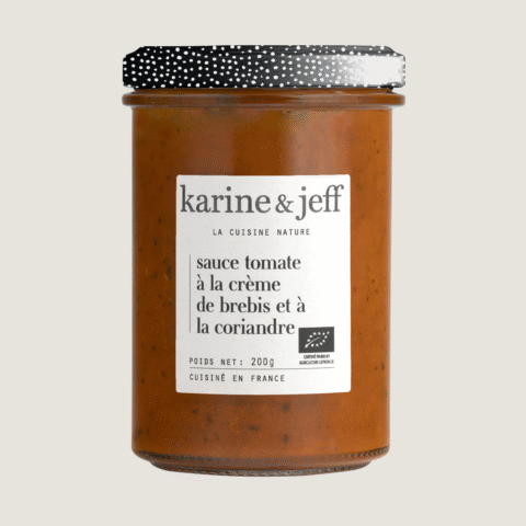 Salsa di pomodoro alla panna di pecora e coriandolo