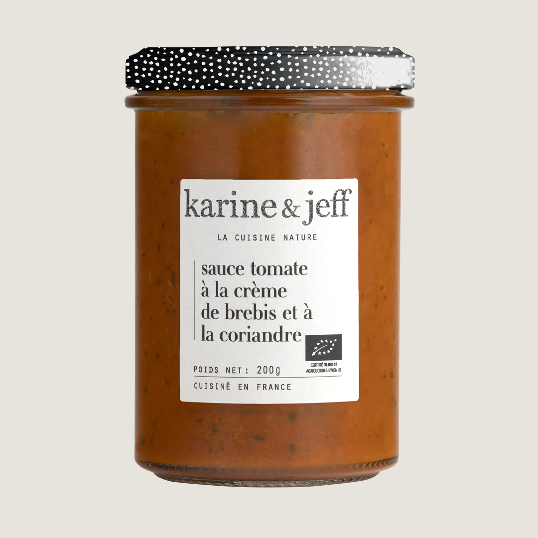 Salsa di pomodoro alla panna di pecora e coriandolo